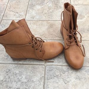 New Shoe Dazzle lace-up ankle boots
